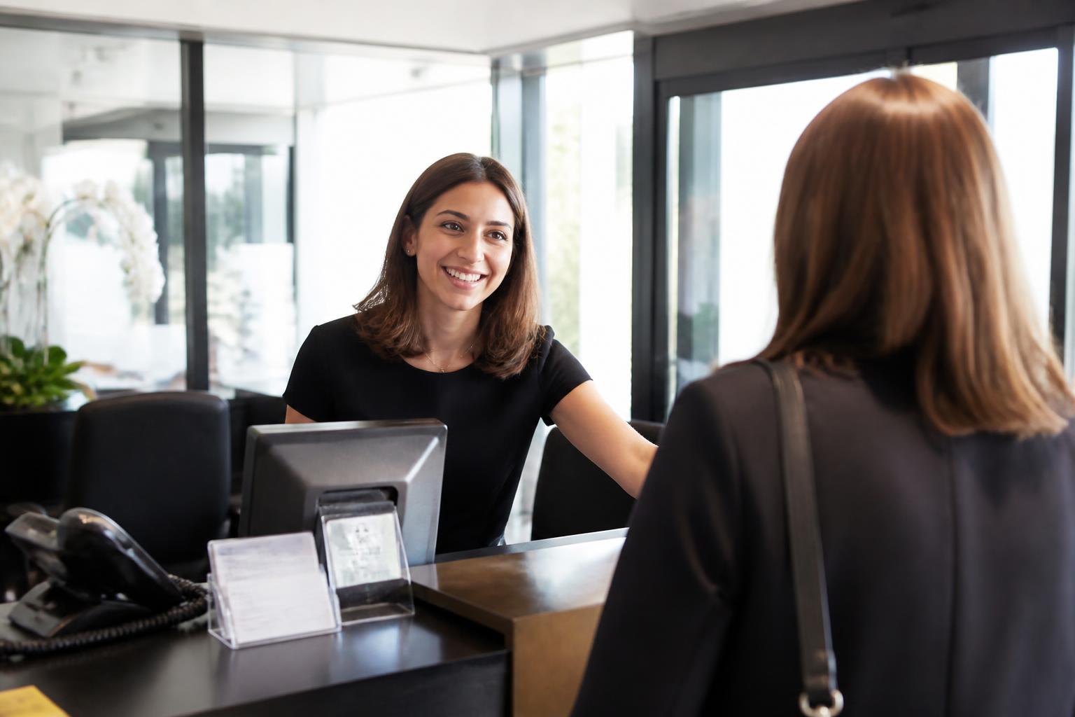 découvrez comment devenir agent d'accueil sans diplôme grâce à notre guide complet. apprenez les formations efficaces et les conseils pratiques pour réussir dans ce métier accessible à tous.